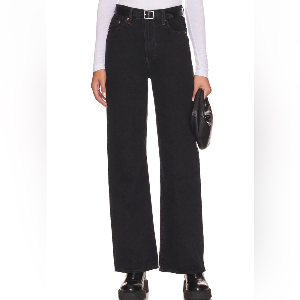 Levi's Black High-Waisted Jeans